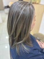 シーズンプラス(SEASON PLUS)&nbsp;20代30代40代 大人可愛い　小顔カット ミディアムローレイヤー4C