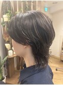 【センターパートニュアンスパーマアッシュメンズウルフカット】