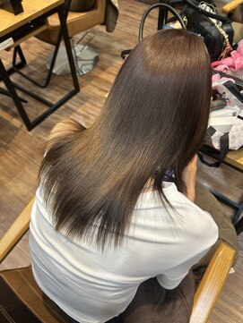 シキオリ(SHIKIORI) 《髪質改善ストレートエステ》複雑履歴をサラツヤに^._.^