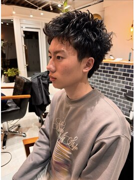 カイ(kai) スパイキーショートパーマ