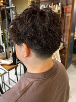 アットザコーナー(at the corner) ニュアンスパーマ ツーブロック ブラウンカラー ビジネス メンズ