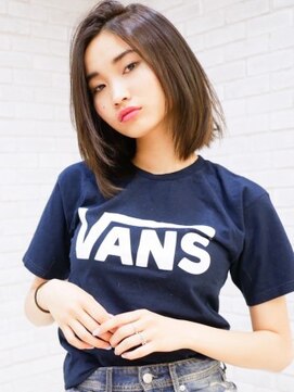 ミーティア バイ クアトロ(Meteor By QUATRO) 小顔を叶える！ツヤ感モードボブ