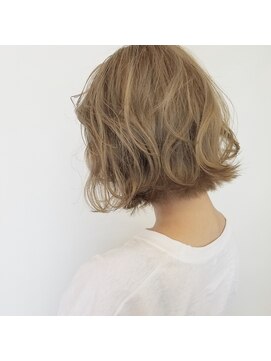 スウェル(SWELL) ペールベージュボブ yamamura