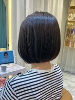 ロンドプランタン 恵比寿(Lond Printemps)&nbsp;首元すっきり見えるうちに収まる前下がりボブ