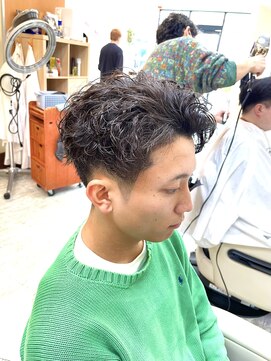 マキシム ナカイ(MAXIM NAKAI) メンズカジュアル刈り上げツイストスパイラルパーマ波巻き