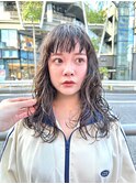 ミディアムくるくるパーマロングレイヤー前髪パーマ切りっぱなし
