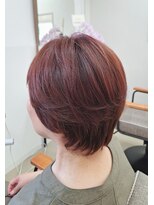 クリップ(CLIP)&nbsp;大人女性に人気　襟足長めのショートスタイル