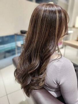 フロア(FLOOR) コントラストハイライト 透明感寒色ベージュ