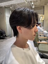 ゼスト リル 新宿(ZEST lill)&nbsp;塩澤太一 センターパート ニュアンスパーマ 毛流れパーマ