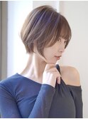 くびれショート×明るめブラウンヘア