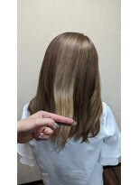 レアナ バイ ニーナ(Leana by NINA)&nbsp;艶カラー　ベージュカラー