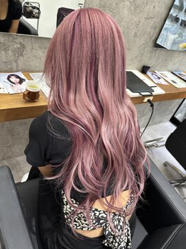 ヴィズバイエリーツ(vizz by elyts) ピンクバイオレッド/エクステ/ブリーチ/ダブルカラー/北谷