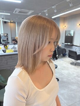 ジゼル 小倉(GiseL) ホワイトブロンド/かじ