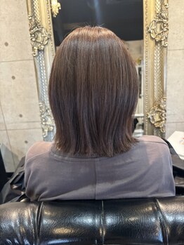 ノイズヘアー(NOISEHAIR)の写真/『自然で上品に。肌なじみと柔らかさを大切にしたグレイカラー◇艶感たっぷりカラーで洗練された印象に。』