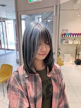 ステラ ヘア デザイン サロン(STELLA hair design salon) 水色アンブレラカラー×ミディアムレイヤー 【由比藤】