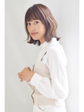 ジョエミバイアンアミ(joemi by Un ami) 《joemi 新宿∞》切りっぱなしの外はね前下がりボブ 近江