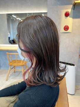 トハコ(&haco) インナーピンク×外ハネミディ☆