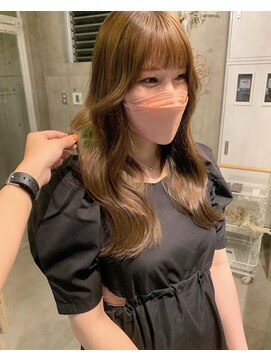 ニティー(Ngiti) ふわっとウェーブ巻き