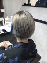 コエバイロゼオ(coe by Roseo)&nbsp;ターコイズブルーのインナーカラー