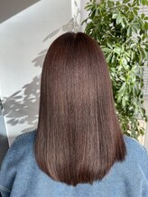 極上の艶髪を作る髪質改善カラー。カラーと同時にできる髪質改善メテオトリートメントで常に美しい髪に。