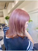 20代30代ハイトーンシアーピンクミディアムウルフ外ハネ