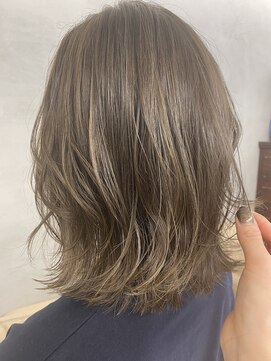 インビテーション(invitation) ハイライトカラー◎ミルキーアッシュ