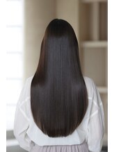 美しいストレートヘアの完成