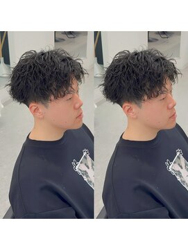 ブライト(BRIGHT) センターパートツイストスパイラルパーマ