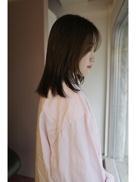 メク(meku) ミディアムレイヤー/顔まわりレイヤー/顔まわりカット