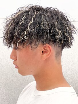 エルマーク 渋谷(L-MARK) メッシュハイライトスパイラルパーマツイストパーマツーブロック