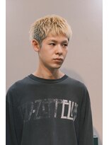 フェイヴィーズ(FavyS)&nbsp;メンズスパイキーショート 金髪 ハイトーン ブリーチ 大阪美容室