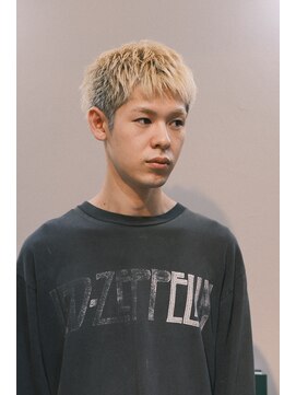 フェイヴィーズ(FavyS) メンズスパイキーショート 金髪 ハイトーン ブリーチ 大阪美容室