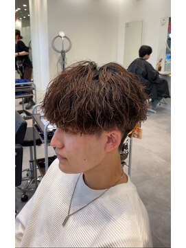 オーシャントーキョー 仙台(OCEAN TOKYO) ツイストスパイラル刈り上げツーブロック茶髪マッシュ