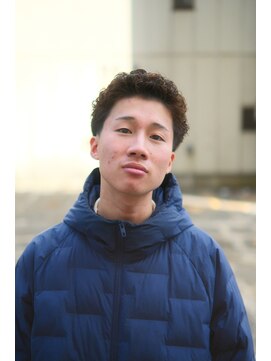 テーパーフェードショートアフロ