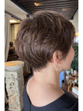 アンツ サザンリゾート 茅ヶ崎店(ANT'S Southern Resort) 30代40代50代　ショートスタイル　ひし型ショート　耳掛け