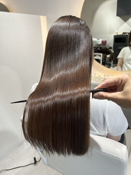 レヴァ(LEVA) . 髪質改善で叶えるまとまり美髪