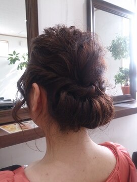 ファータヘアデザイン(FATA HAIR DESIGN) ダウンシニヨンアレンジ