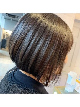 カミケン 清明店(kamiken.) さらツヤ前下がりワンカール大人ミニボブ美髪【カミケン清明店】