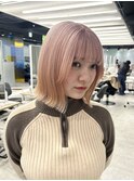 ピンクベージュ