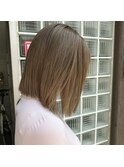 ミルクティーベージュ切りっぱなしボブ