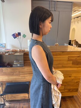 シロ(siro) 切りっぱなしボブ