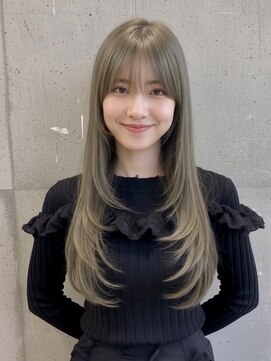 ドロシー(dorothy) ハイトーンカーキアッシュ　レイヤー　ハッシュカット