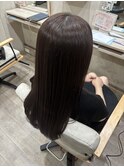 暗めカラーのデジタルパーマロングくびれヘア