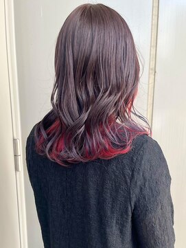 バズ ビー(BUZZ Bee) インナーカラー/レッドカラー/ロングレイヤー