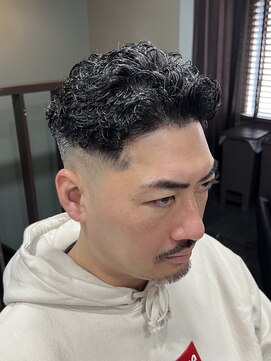 スタンドバーバー 柏(STAND BARBER) 刈り上げセンターパート/波巻きツイストスパイラル/柏/柏駅