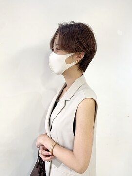 アッド バイ ケーツー(add by K-two) センター分けショート