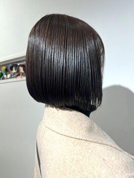 クアトログランシュ 水戸店(QUATRO×GranCieux) 前下がり切りっぱなしボブ