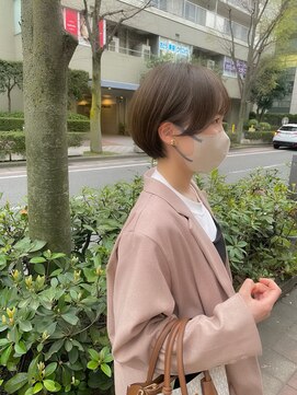 ラヴィズム(LUVISM) ショートカット丸みショート耳掛けひし形小顔 10代20代30代