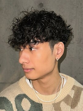 フィフス(fifth) スペインカール外国人風パーマスパイラルパーマフェード刈り上げ