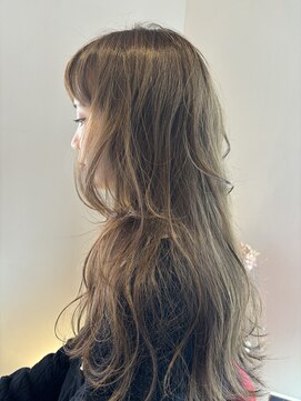 ヴォイチカ(voychica) ロングでも軽さをプラス